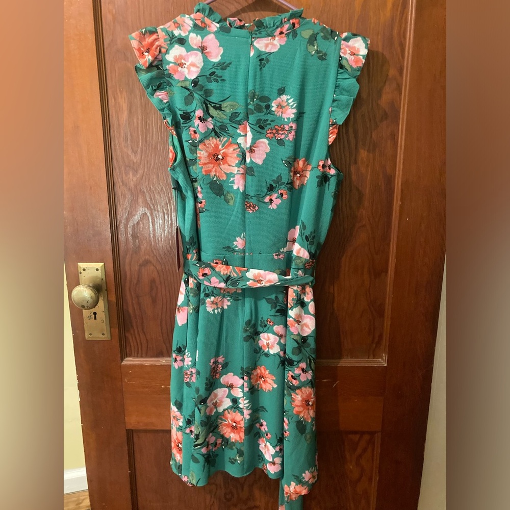 Green and pink floral tank midi dress. - Picture 5 of 5